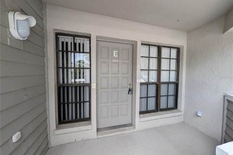 Condo in Seminole, Florida, 2 bedrooms  № 2379330 - photo 2