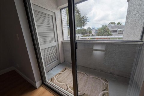 Condo in Seminole, Florida, 2 bedrooms  № 2379330 - photo 13