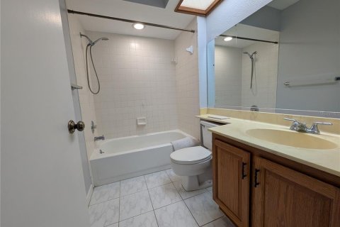 Condo in Seminole, Florida, 2 bedrooms  № 2379330 - photo 14