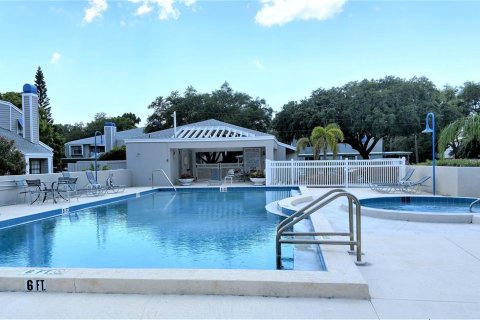 Condo in Seminole, Florida, 2 bedrooms  № 2379330 - photo 16