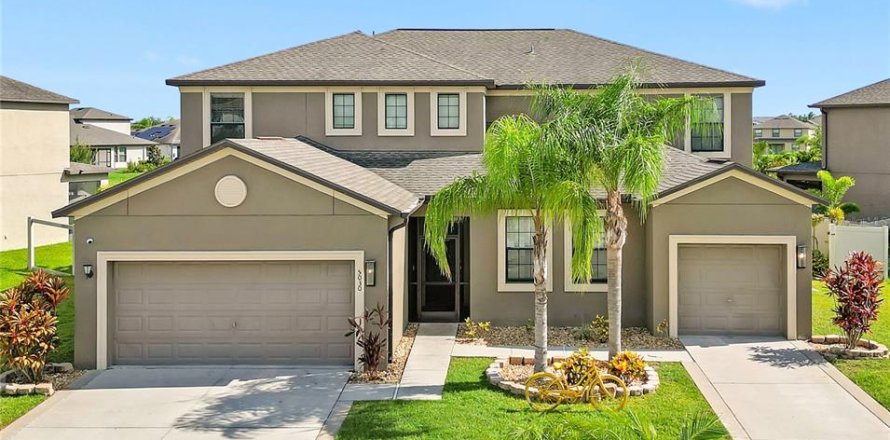 House in Wimauma, Florida 6 bedrooms, 376.07 sq.m. № 1843579