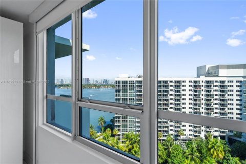 Купить кондоминиум в Майами-Бич, Флорида 2 спальни, 98.57м2, № 1891106 - фото 22