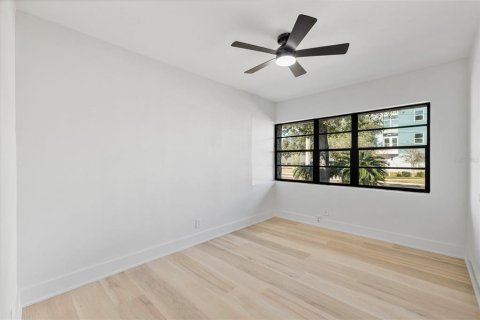 House in Tampa, Florida 3 bedrooms, 217.39 sq.m. № 2151979 - photo 16