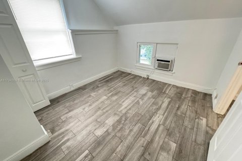 Commercial property in Lake Worth, Florida 278.71 sq.m. № 1867440 - photo 28