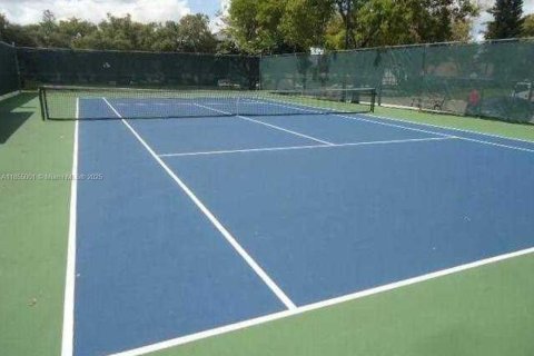 Condo in Lauderhill, Florida, 1 bedroom  № 1874162 - photo 11