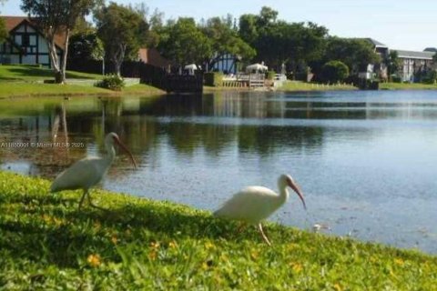 Condo in Lauderhill, Florida, 1 bedroom  № 1874162 - photo 9