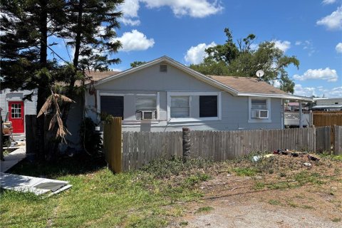 Immobilier commercial à vendre à Tampa, Floride: 9 chambres, 599.22 m2 № 1741154 - photo 2