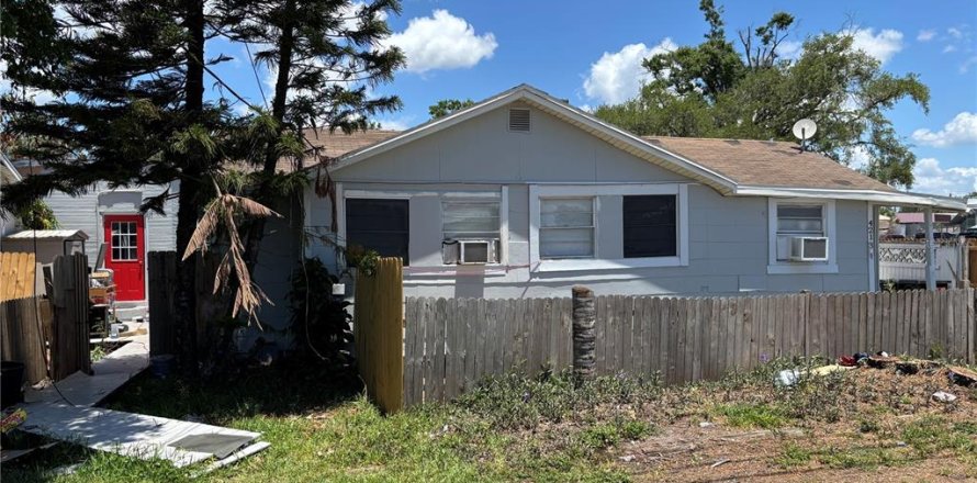 Immobilier commercial à Tampa, Floride 9 chambres, 599.22 m2 № 1741154
