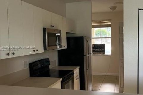 Townhouse in Homestead, Florida 3 bedrooms, 123.1 sq.m. № 1941148 - photo 3