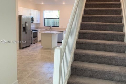 Townhouse in Miami, Florida 3 bedrooms, 122.63 sq.m. № 2023753 - photo 6