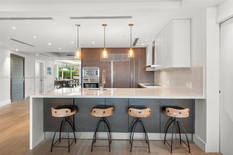Condo in Miami Beach, Florida, 3 bedrooms  № 1472515 - photo 2
