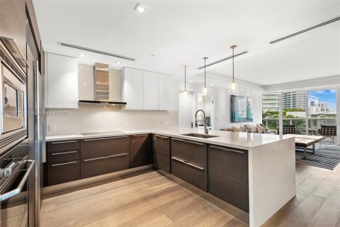 Condo in Miami Beach, Florida, 3 bedrooms  № 1472515 - photo 13