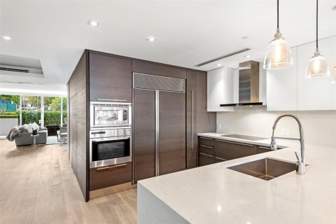 Condo in Miami Beach, Florida, 3 bedrooms  № 1472515 - photo 11