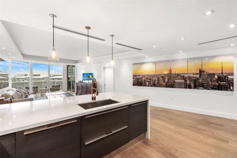 Condo in Miami Beach, Florida, 3 bedrooms  № 1472515 - photo 12