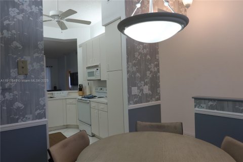 Condominio en venta en Tamarac, Florida, 2 dormitorios, 112.88 m2 № 1774303 - foto 14