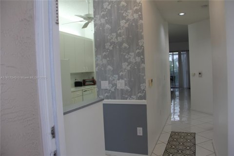 Condominio en venta en Tamarac, Florida, 2 dormitorios, 112.88 m2 № 1774303 - foto 9