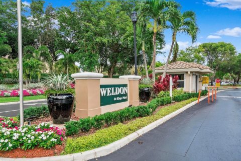 Condominio en venta en Tamarac, Florida, 2 dormitorios, 112.88 m2 № 1774303 - foto 1