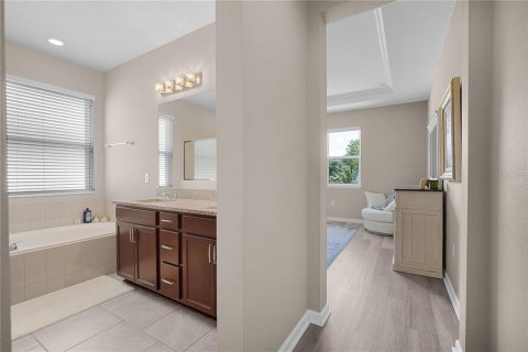 House in Winter Garden, Florida 4 bedrooms, 264.59 sq.m. № 2111390 - photo 16