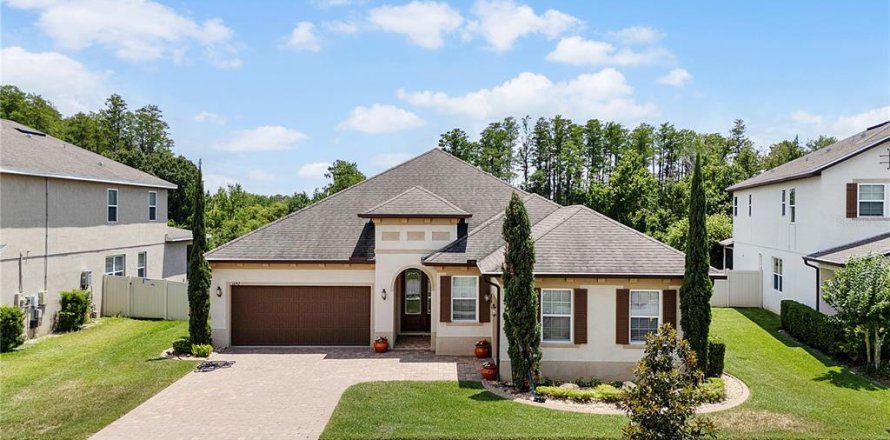 House in Winter Garden, Florida 4 bedrooms, 264.59 sq.m. № 2111390
