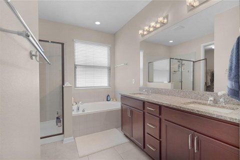 House in Winter Garden, Florida 4 bedrooms, 264.59 sq.m. № 2111390 - photo 18