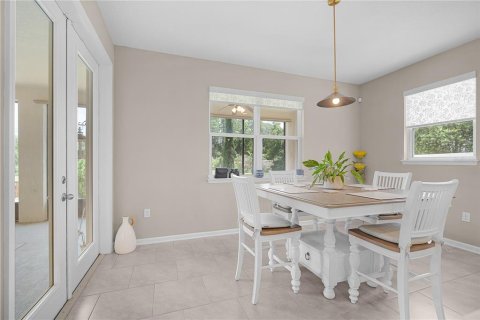 House in Winter Garden, Florida 4 bedrooms, 264.59 sq.m. № 2111390 - photo 13