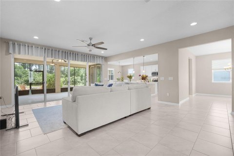 House in Winter Garden, Florida 4 bedrooms, 264.59 sq.m. № 2111390 - photo 10