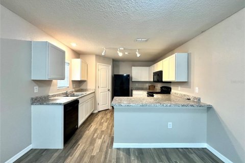 House in Kissimmee, Florida 3 bedrooms, 149.76 sq.m. № 1879570 - photo 8