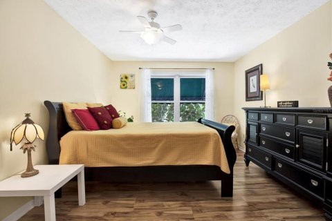 House in Tampa, Florida 3 bedrooms, 156.54 sq.m. № 1630787 - photo 17