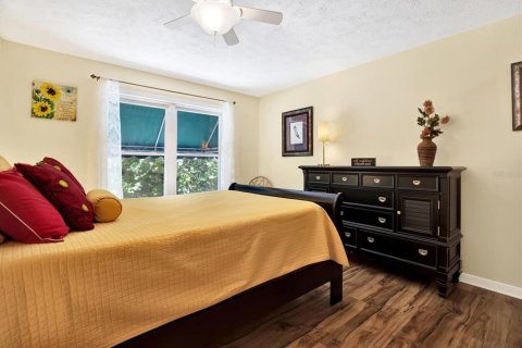 House in Tampa, Florida 3 bedrooms, 156.54 sq.m. № 1630787 - photo 19