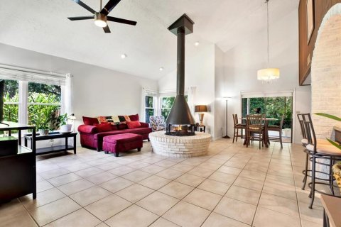 House in Tampa, Florida 3 bedrooms, 156.54 sq.m. № 1630787 - photo 4