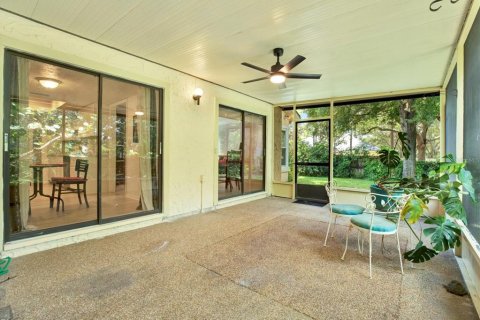 House in Tampa, Florida 3 bedrooms, 156.54 sq.m. № 1630787 - photo 27
