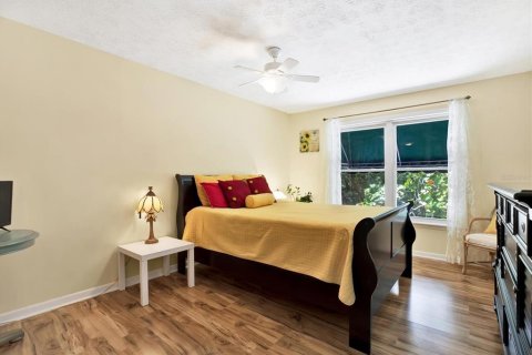 House in Tampa, Florida 3 bedrooms, 156.54 sq.m. № 1630787 - photo 18