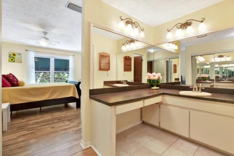 House in Tampa, Florida 3 bedrooms, 156.54 sq.m. № 1630787 - photo 21