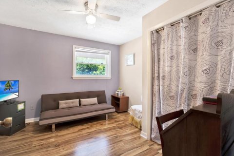 House in Tampa, Florida 3 bedrooms, 156.54 sq.m. № 1630787 - photo 26