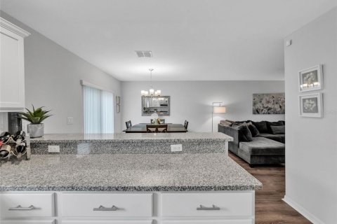 Townhouse in Riverview, Florida 3 bedrooms, 151.15 sq.m. № 1913287 - photo 9
