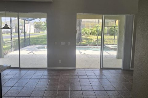 Casa en venta en Kissimmee, Florida, 6 dormitorios, 267.65 m2 № 1590016 - foto 9