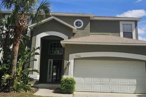 Casa en venta en Kissimmee, Florida, 6 dormitorios, 267.65 m2 № 1590016 - foto 2