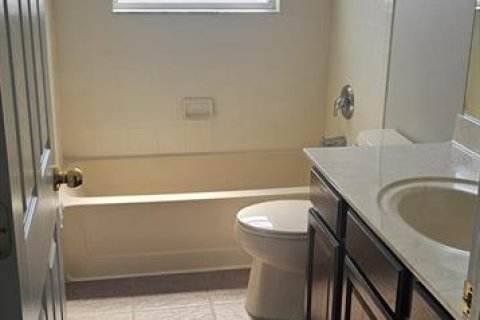 Casa en venta en Kissimmee, Florida, 6 dormitorios, 267.65 m2 № 1590016 - foto 10