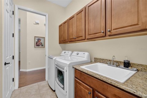 Villa ou maison à vendre à Mount Dora, Floride: 2 chambres, 189.8 m2 № 2238657 - photo 17