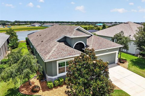 Casa en Mount Dora, Florida 2 dormitorios, 189.8 m2 № 2238657
