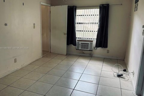 House in Fort Lauderdale, Florida 4 bedrooms, 170.66 sq.m. № 2048913 - photo 12