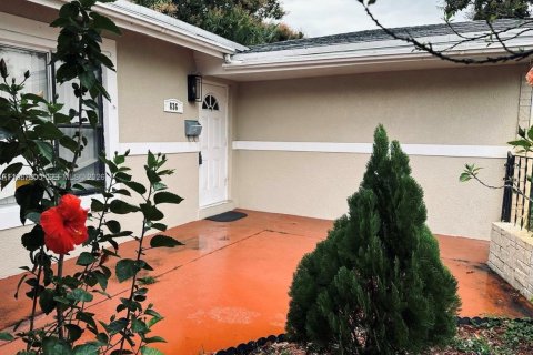House in Fort Lauderdale, Florida 4 bedrooms, 170.66 sq.m. № 2048913 - photo 3