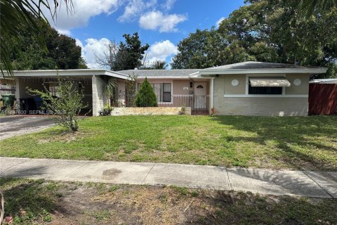 Casa en Fort Lauderdale, Florida 4 dormitorios, 170.66 m2 № 2048913