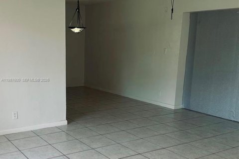 House in Fort Lauderdale, Florida 4 bedrooms, 170.66 sq.m. № 2048913 - photo 11