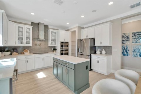 House in New Port Richey, Florida 4 bedrooms, 221.66 sq.m. № 2351948 - photo 8