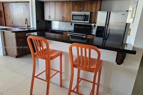 Снять в аренду кондоминиум в Майами-Бич, Флорида 1 спальня, 127.09м2, № 2007885 - фото 2