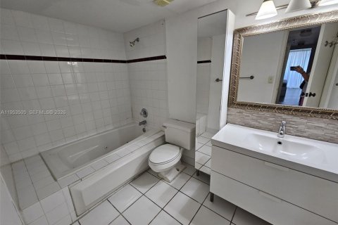 Снять в аренду кондоминиум в Майами-Бич, Флорида 1 спальня, 127.09м2, № 2007885 - фото 4