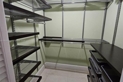 Снять в аренду кондоминиум в Майами-Бич, Флорида 1 спальня, 127.09м2, № 2007885 - фото 10