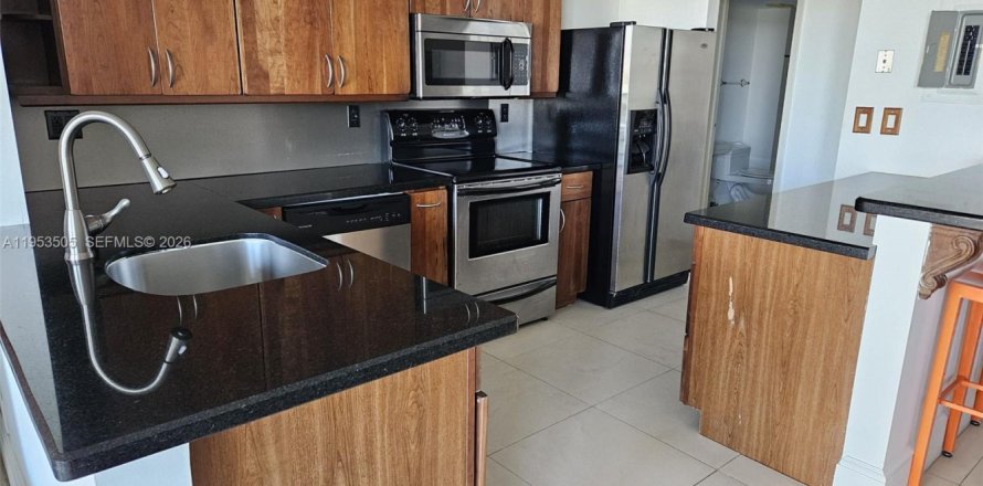 Кондоминиум с 1 спальней в Майами-Бич, Флорида № 2007885