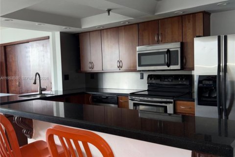 Снять в аренду кондоминиум в Майами-Бич, Флорида 1 спальня, 127.09м2, № 2007885 - фото 20